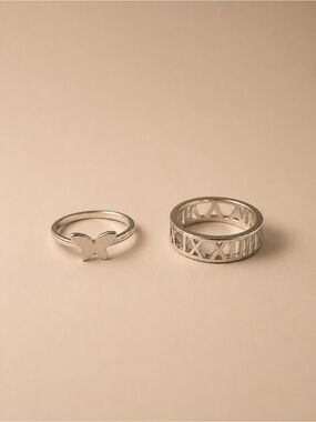 1 Oak Stainless Steel Butterfly & Roman Numeral Ring Set